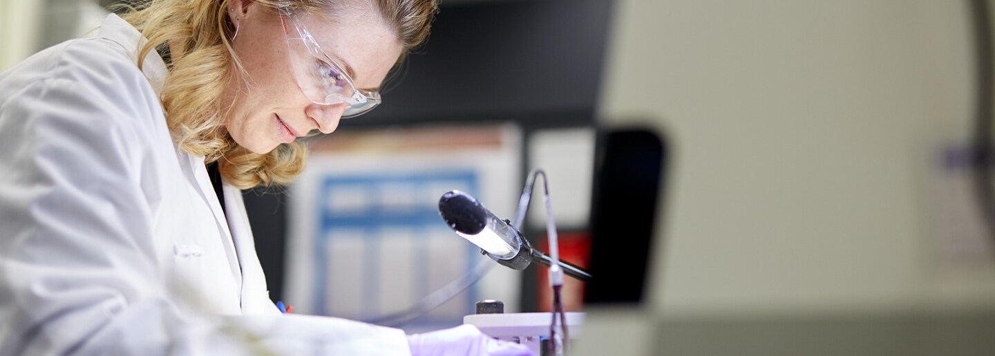 science-banner-woman