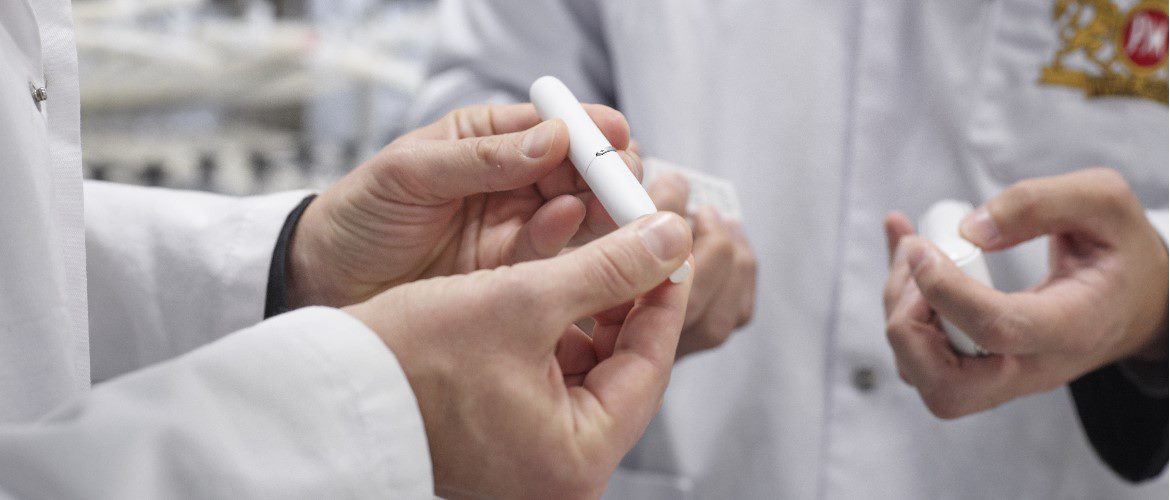 scientists-with-iqos