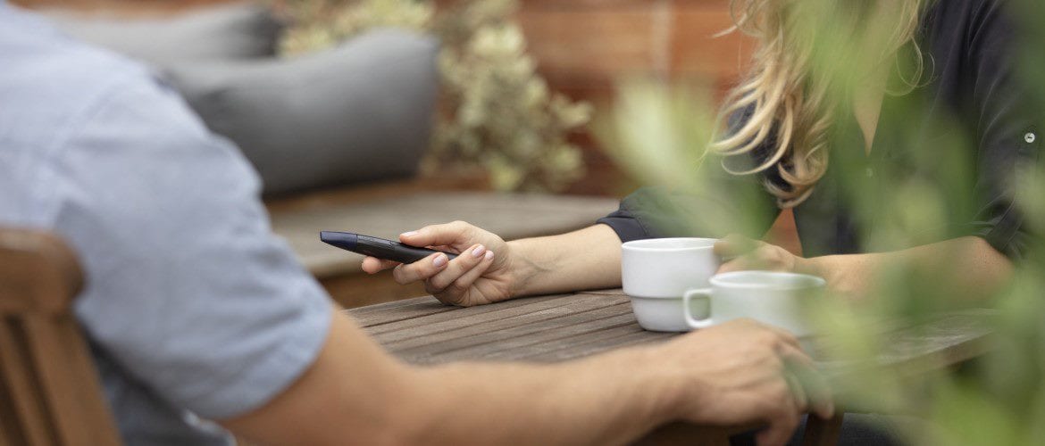 man-and-woman-drinking-coffee