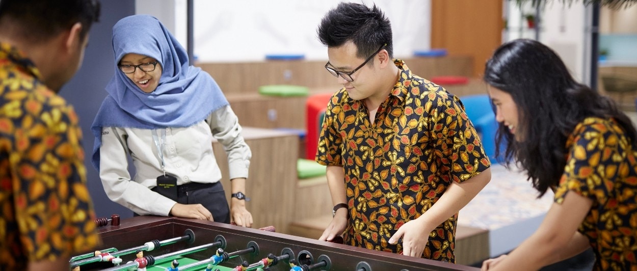 employees-playing-football-sampoerna