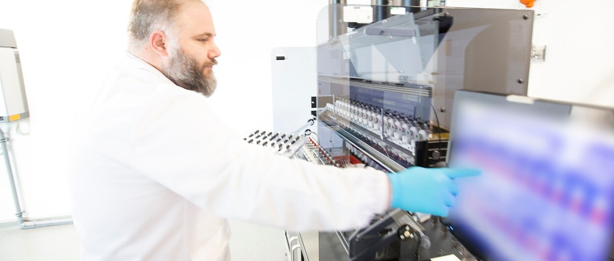 img_pmi_integrated_report_product_addictiveness_slide1