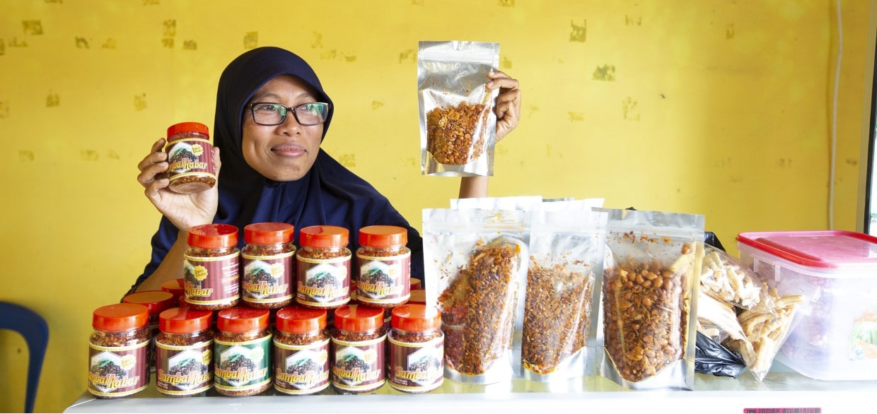 smiling-retailer-indonesia