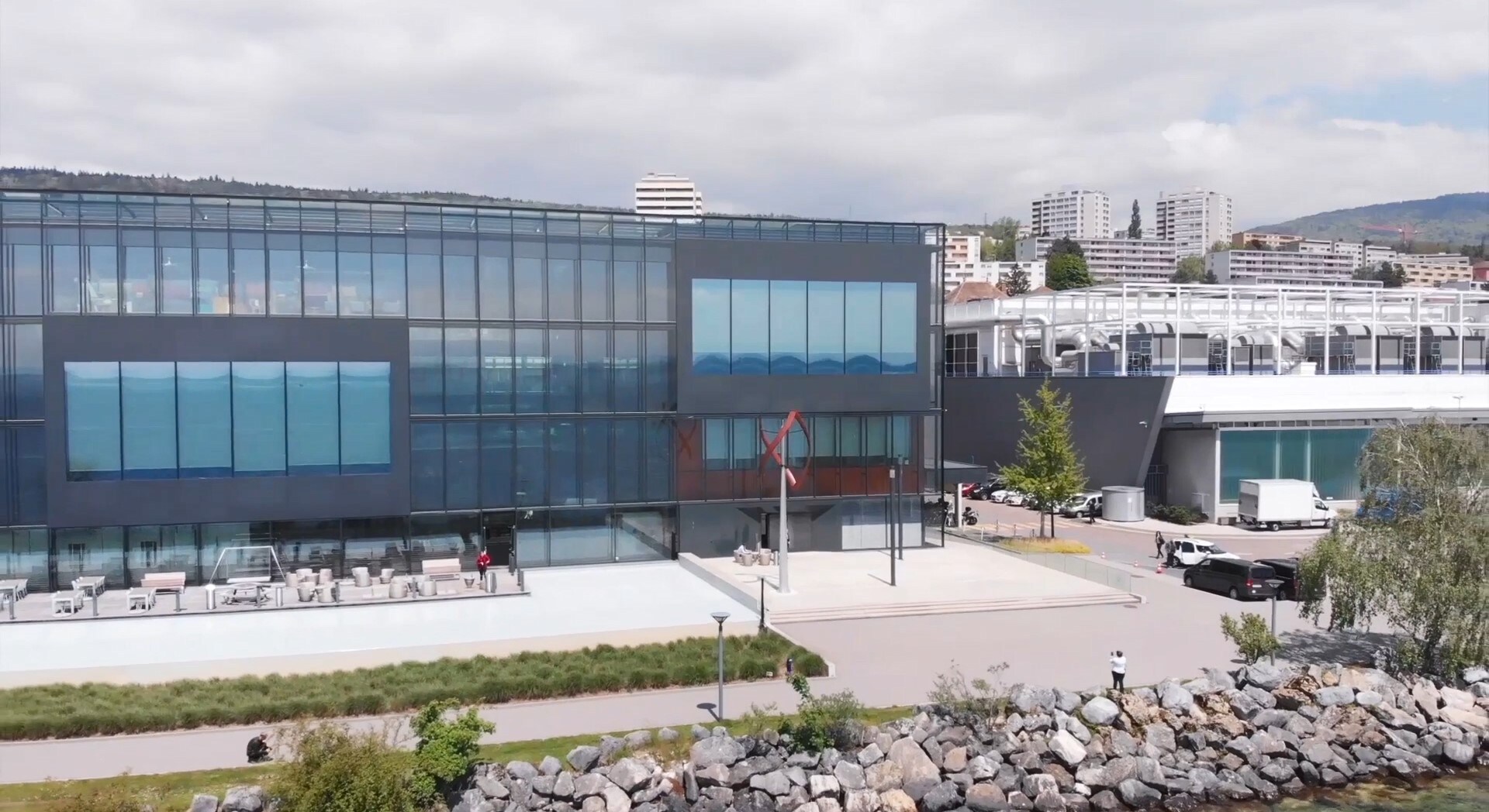 PMI-neuchatel-R&D-centre-cube