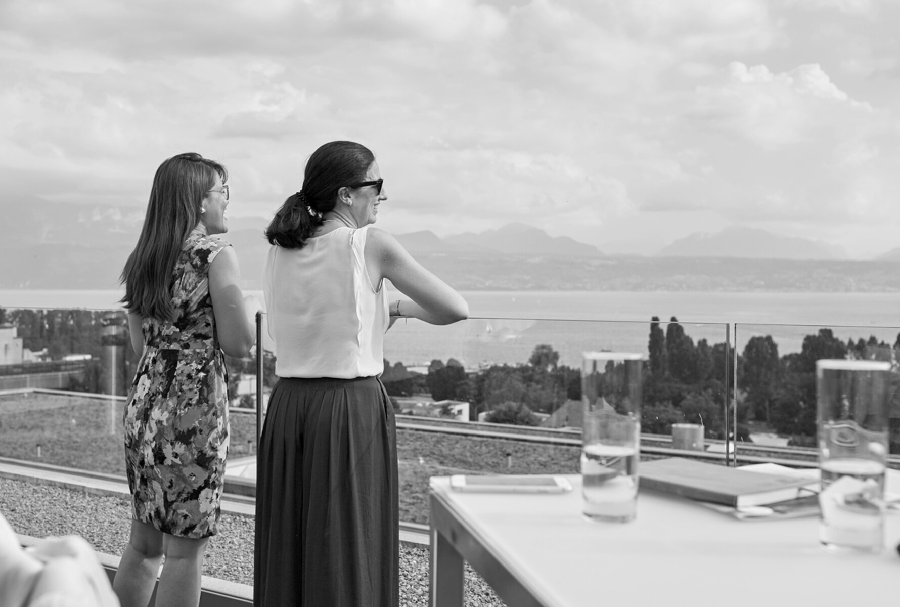 Lausanne OC balcony UYM news 4-B&W