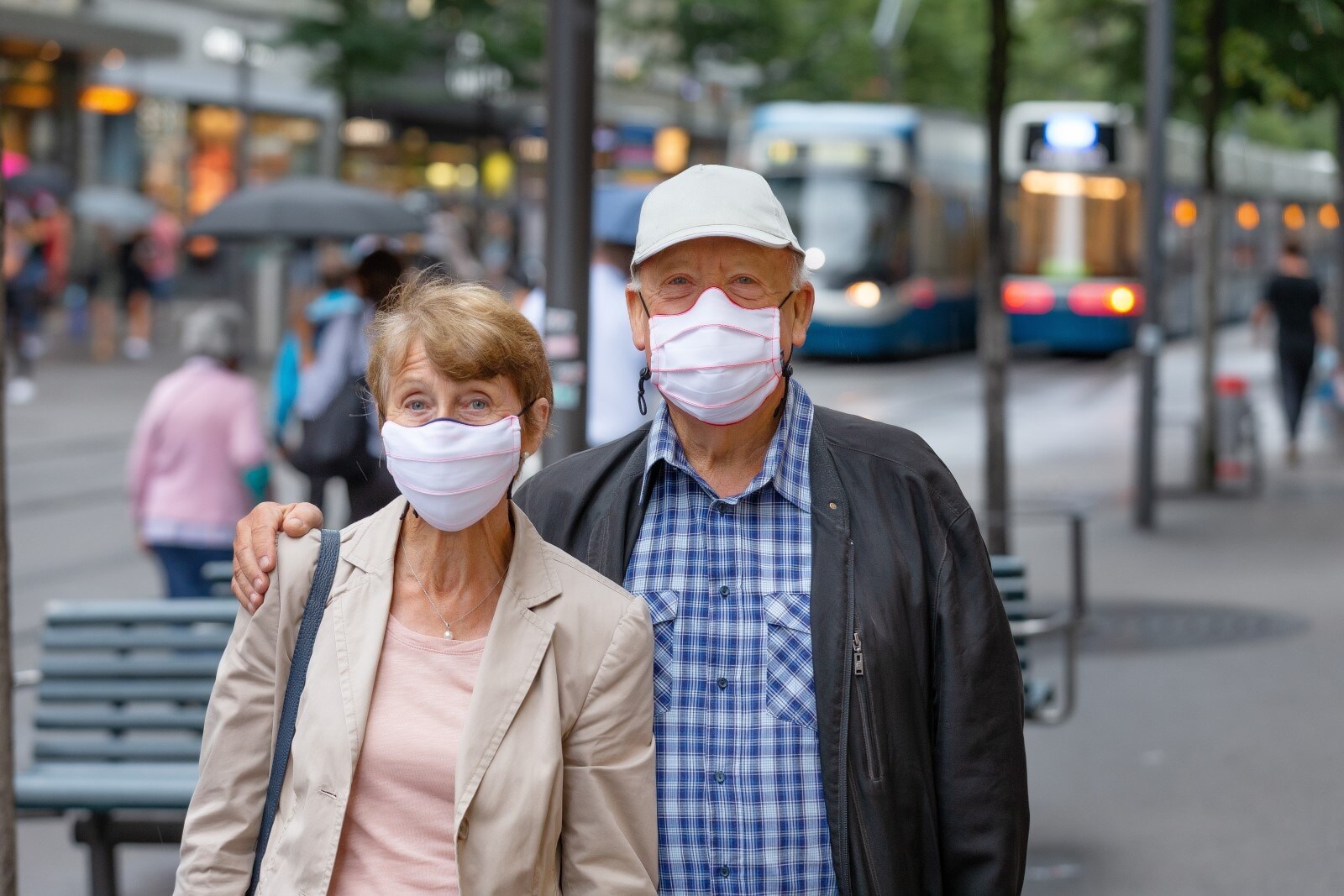 women-men-masks-switzerland