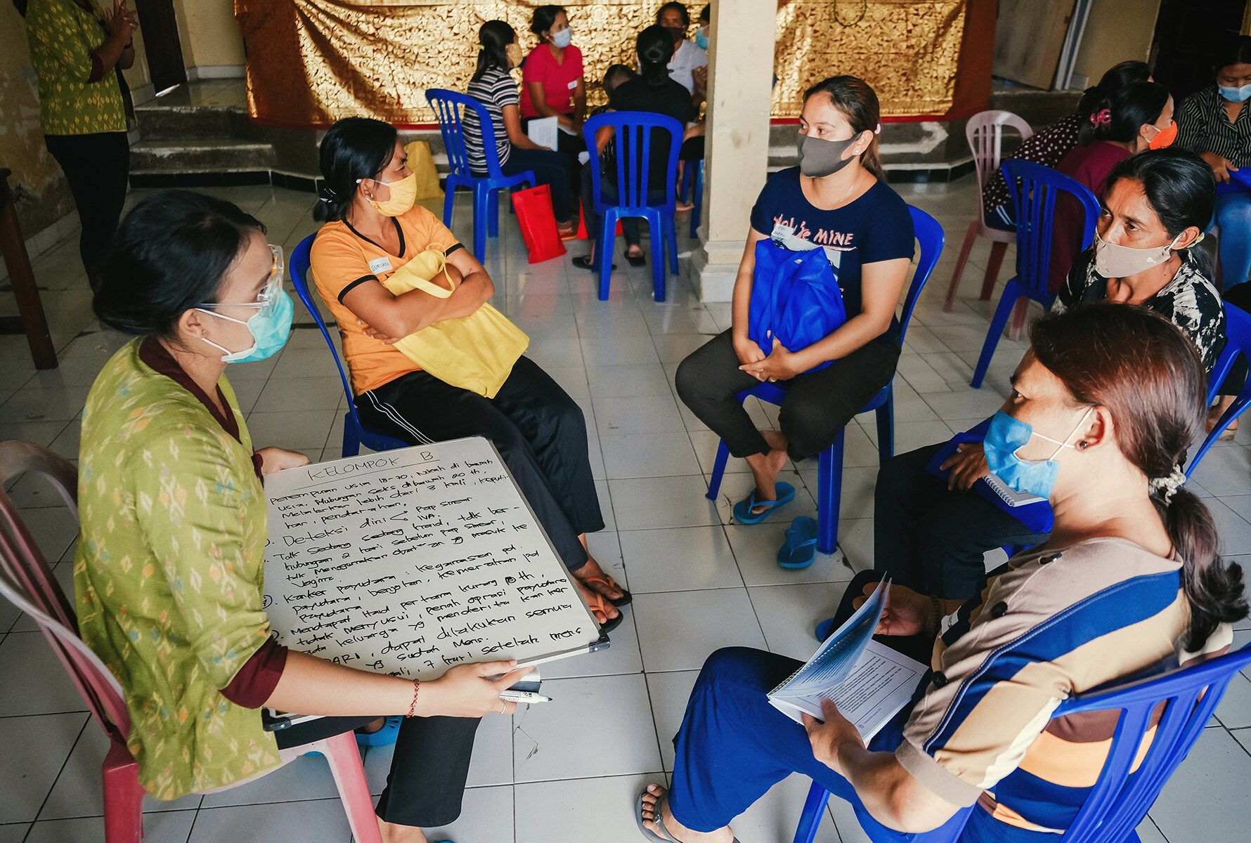group-of-woman-indonesia