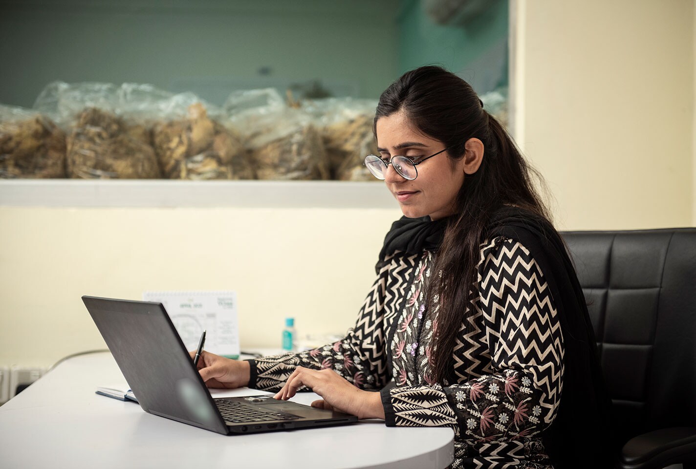 Pakistan case study woman office