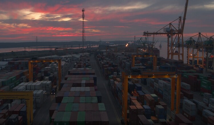 Shipping yard thumbnail