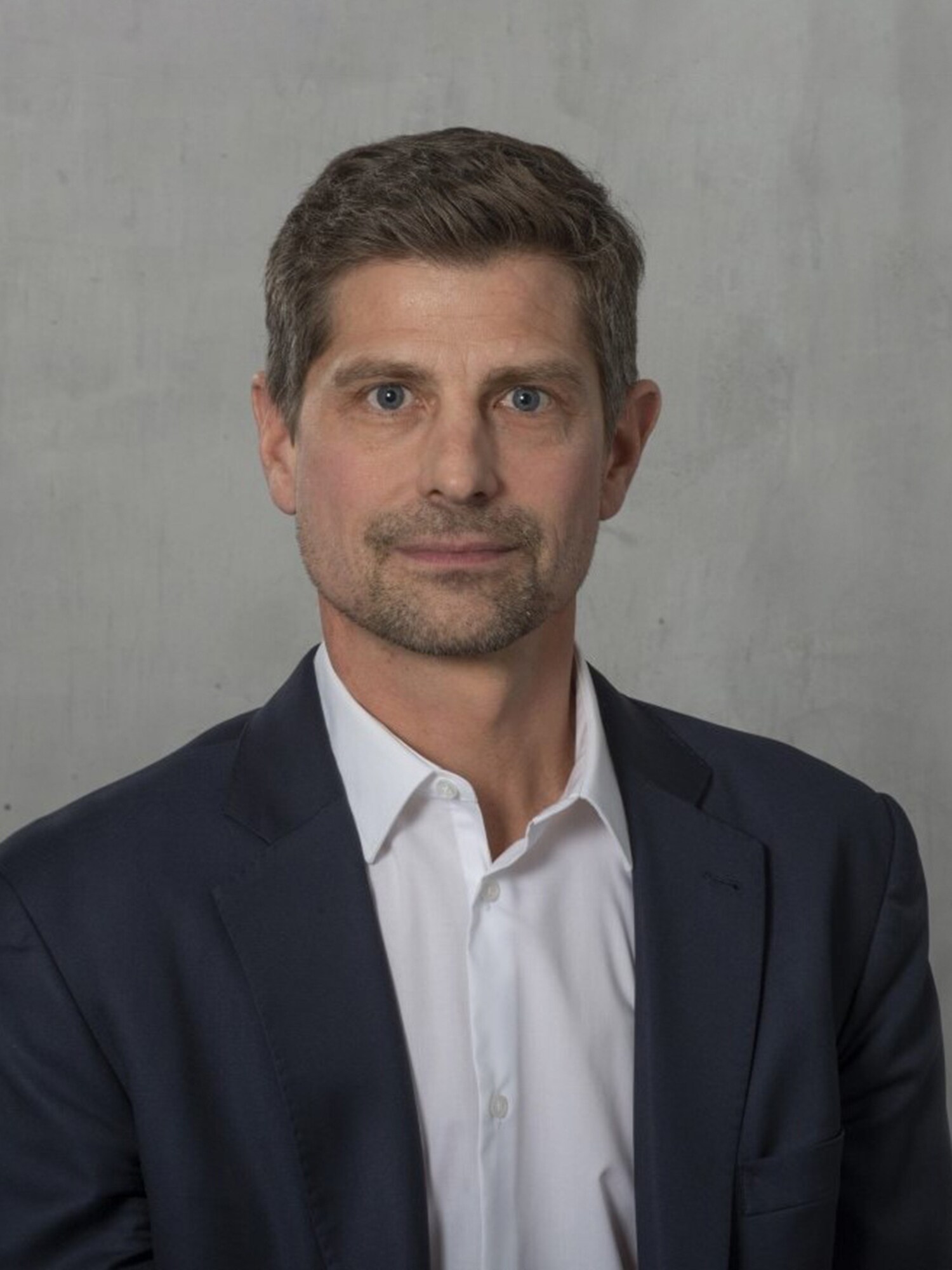 Michael Voegele portrait 1500x2000 2