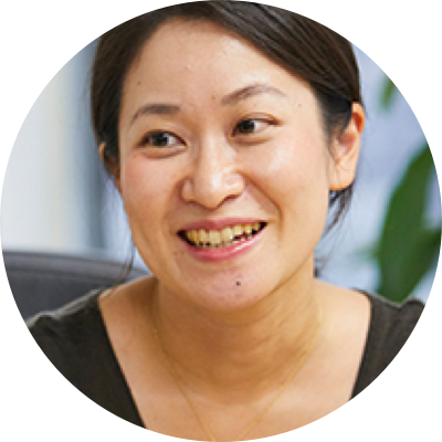 smiling-employee-pmi-japan