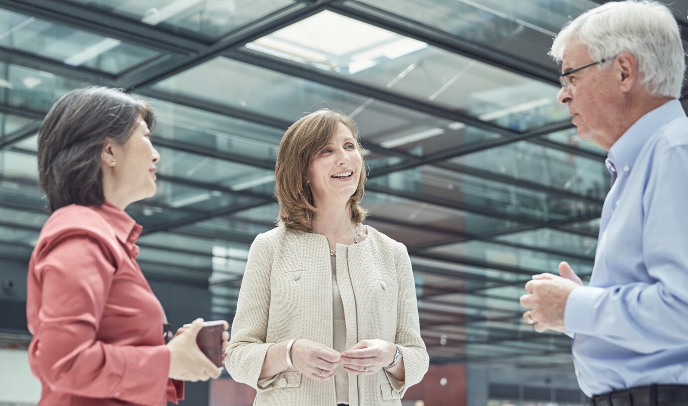 people-discussing-in-group